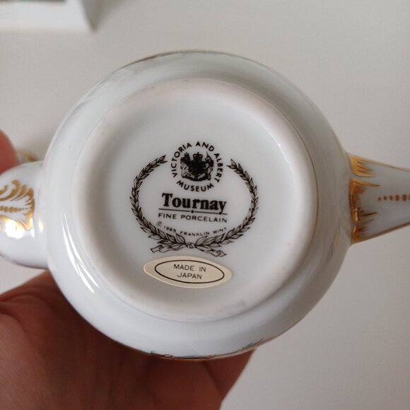 Gorgeous 1985 Franklin Mint TOURNAY Fine Porcelain Birds and Flower Mini Teapot - Picture 9 of 13